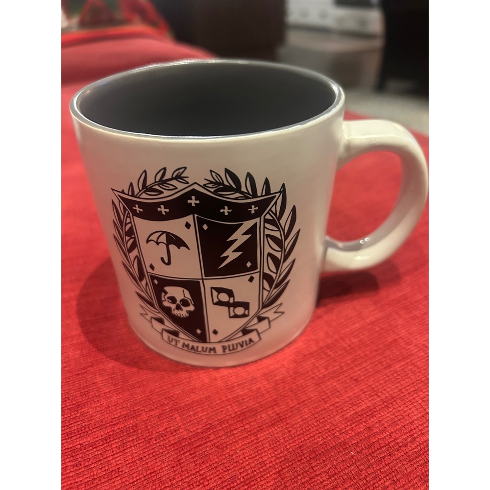 The Umbrella Academy Crest Logo Coffee Mug Vandor White Grey 2019 Netflix Series